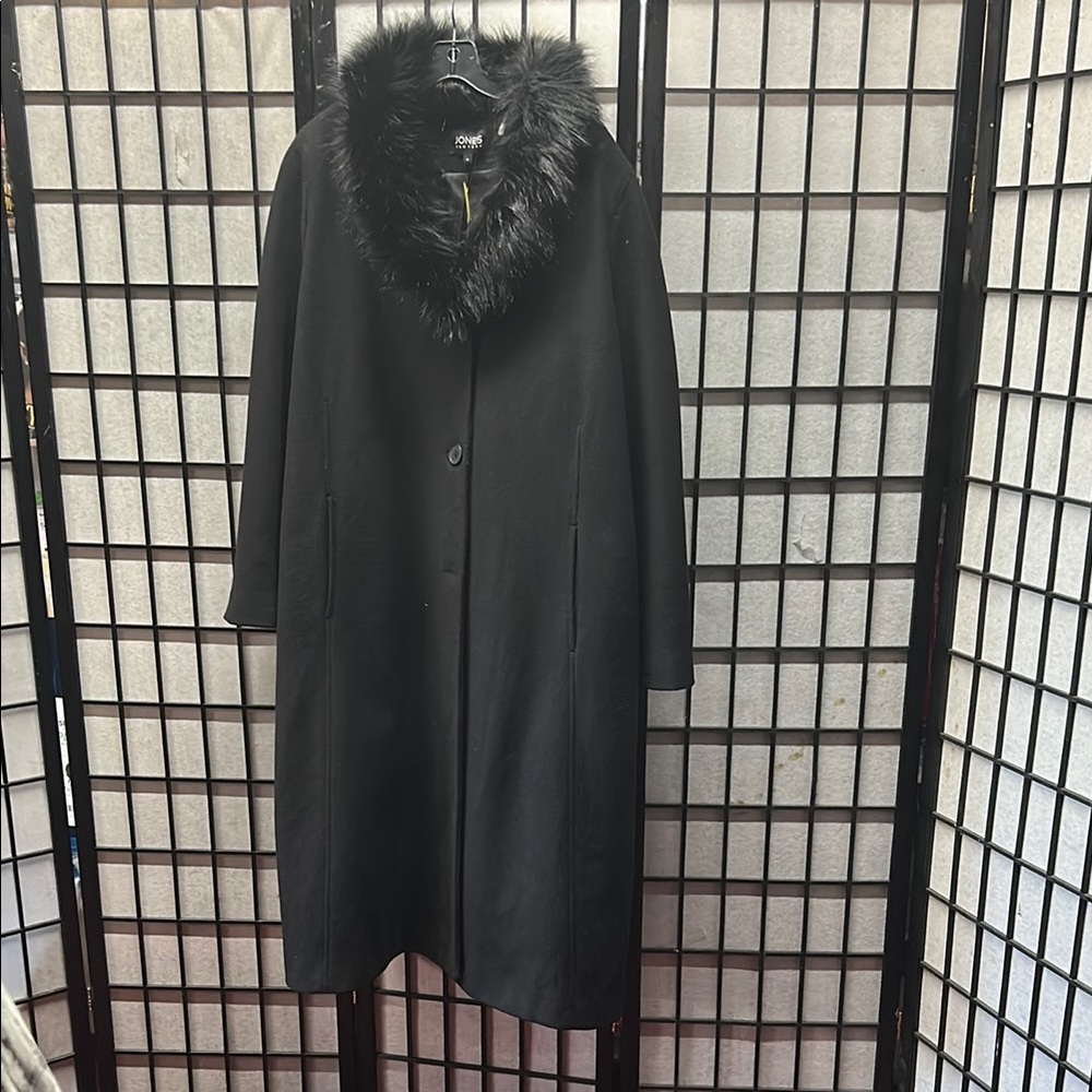 Jones New York Black Trench Coat with Plush Fur Collar